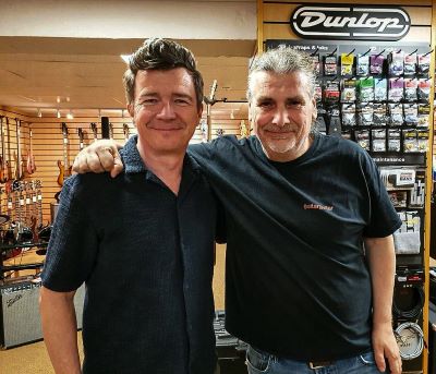 Rick Astley in guitarguitar